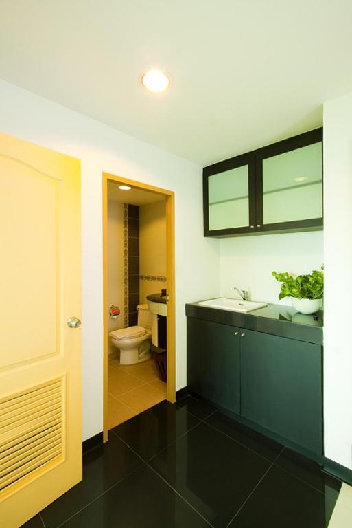 Laurel Suite Банкок Екстериор снимка