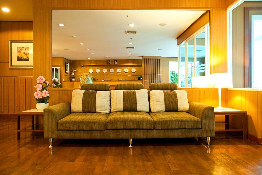 Laurel Suite Банкок Екстериор снимка