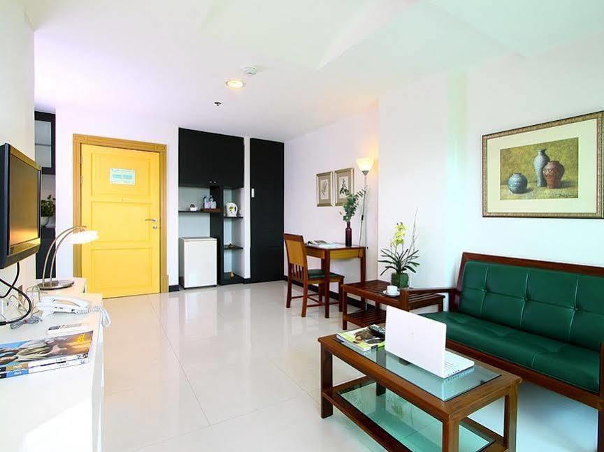 Laurel Suite Банкок Екстериор снимка